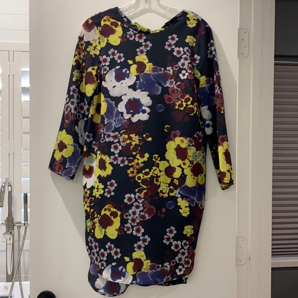 Topshop Dresses & Skirts - TOPSHOP Floral Shift Dress Womens US 6 Multicolor